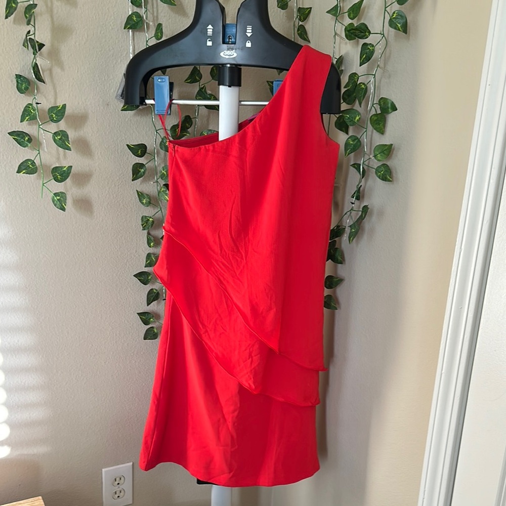 Elegant Red One-Shoulder Dress